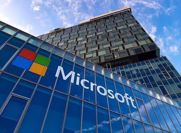 Microsoft a semnat un acord de 9,7 miliarde de dolari cu operatorul de centre de date IREN